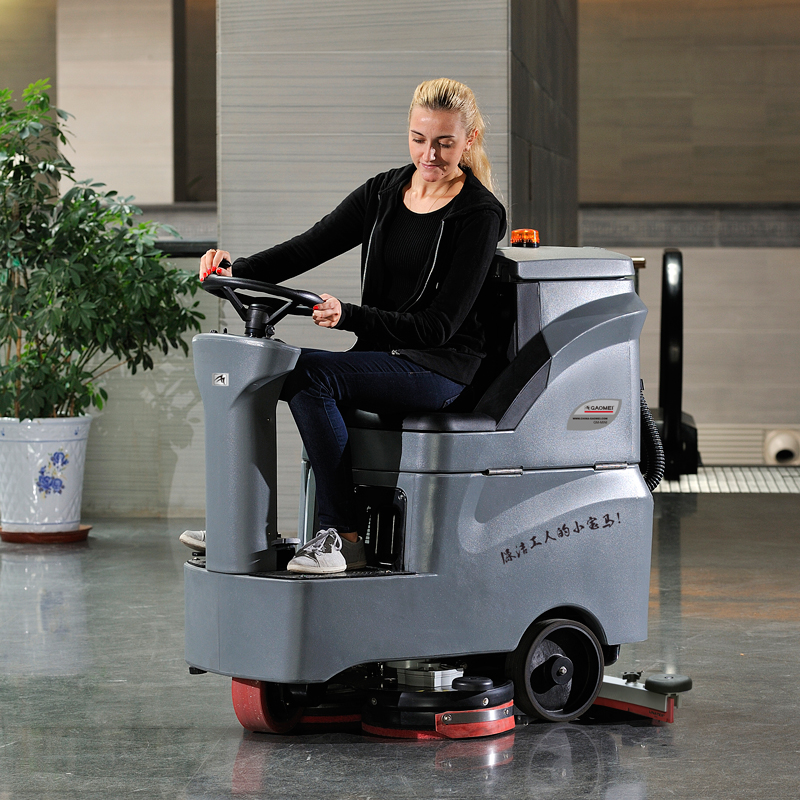 大商場(chǎng)大超市的地面清洗為什么要用洗地車？