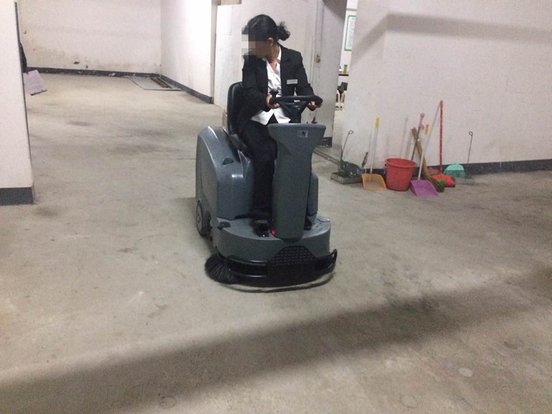 駕駛式掃地機發展的三大促進因素