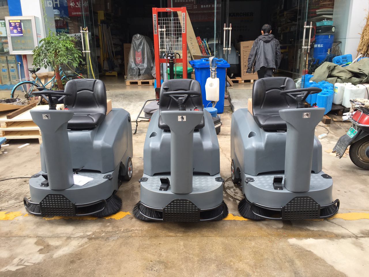 高品質掃地機買到這個價，痛哭也沒有用了