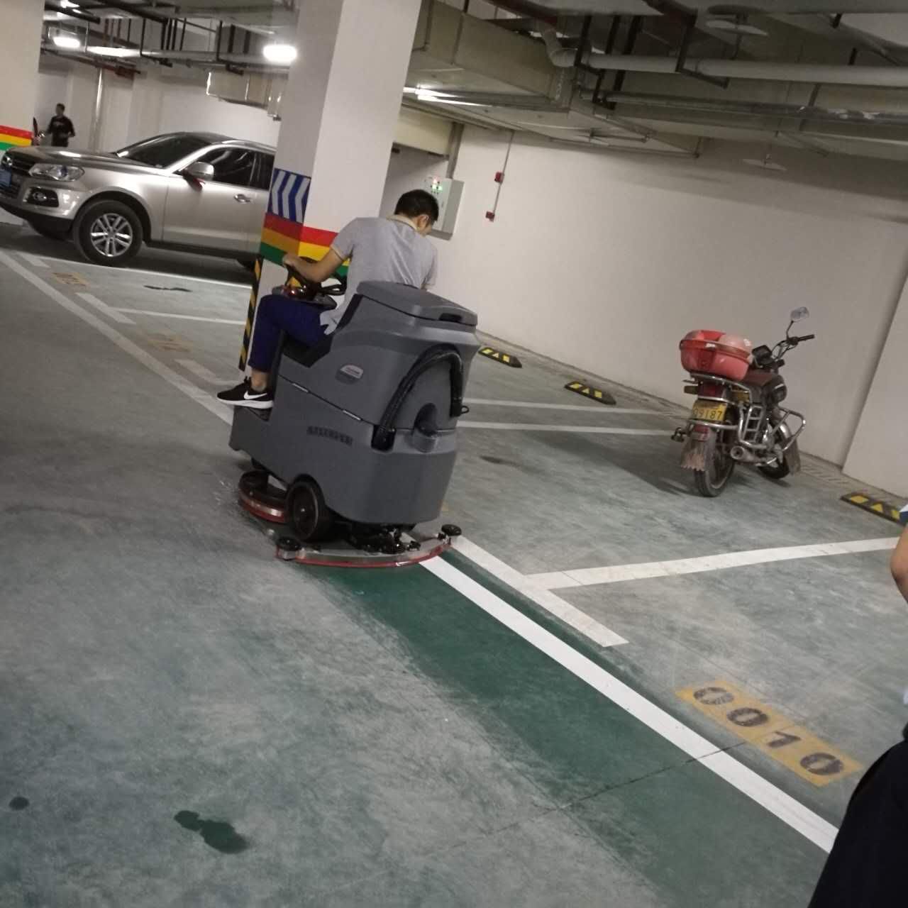 高美洗地機不僅改變地面的清潔也凈化了我們的生活環境