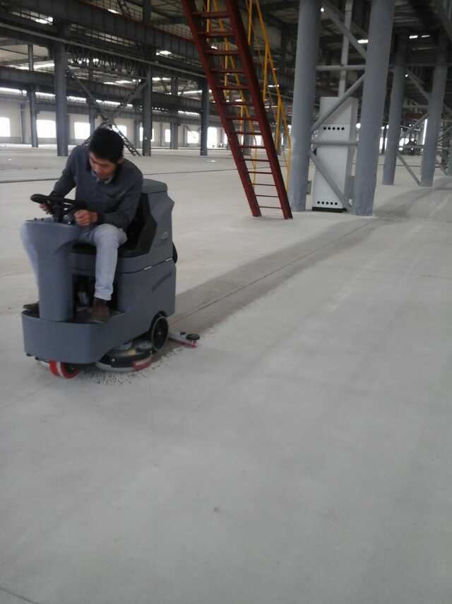 選擇租洗地機(jī)有什么好處？