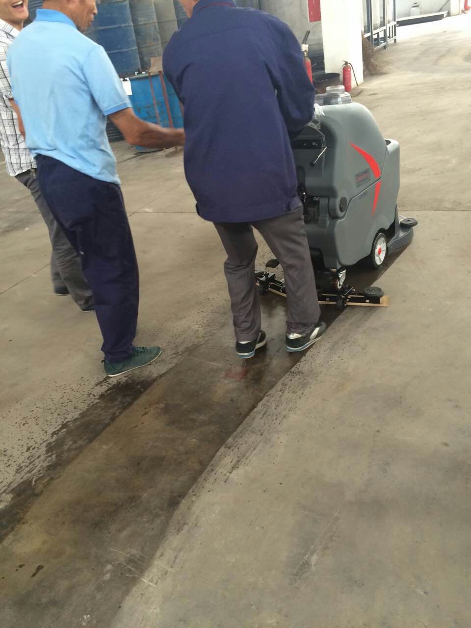 洗地機電瓶的保養方案