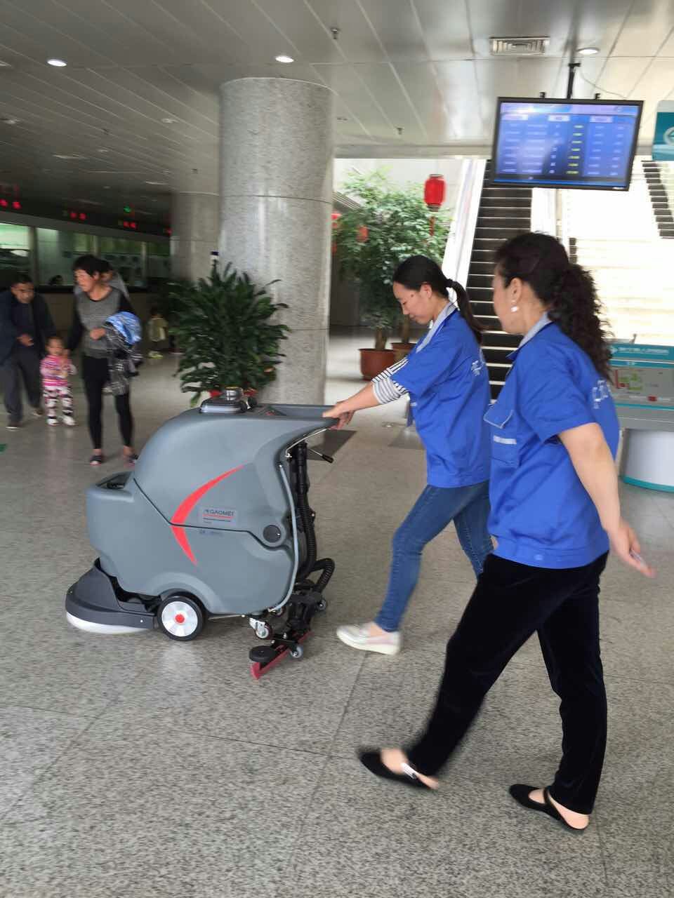 全自動洗地機能解決企業什么問題？