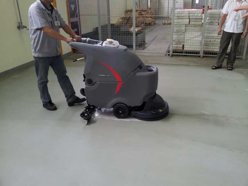 自動(dòng)洗地機(jī)為車(chē)站清潔做出了哪些貢獻(xiàn)？